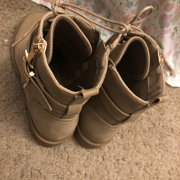 Shoes - Picture 3 of 5